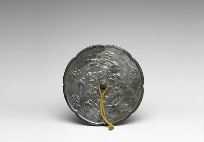 图片[2]-Lobed bronze mirror decorated with flying swallows and flowers, middle Tang dynasty, 8th-9th century-China Archive